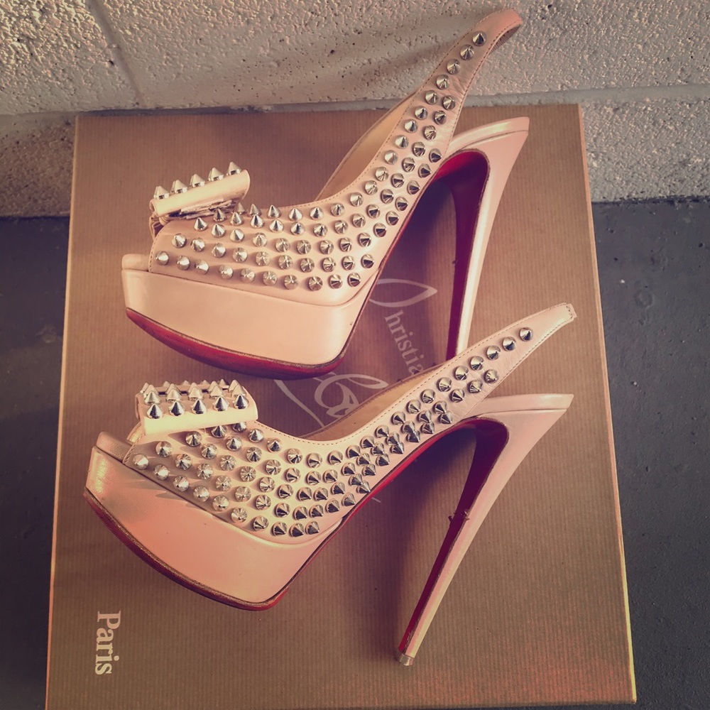 Christian Louboutin Clou Noeud  Spike Pumps EU 38